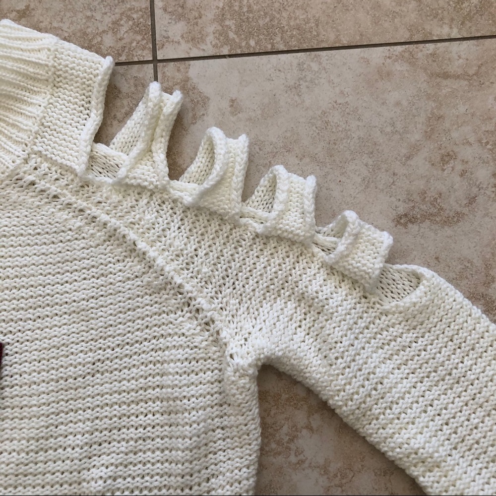 Knit sweater with cutout shoulders - Picture 2 of 4